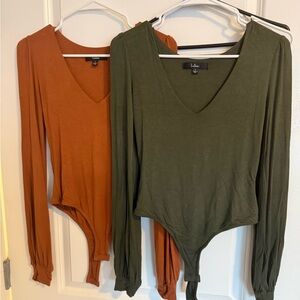 Bundle of 2 Lulu’s Bodysuits in Green and Rust